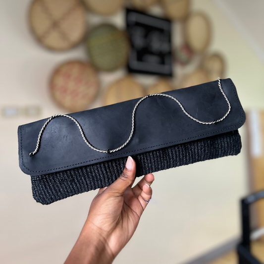 S Fuma Clutch- Black